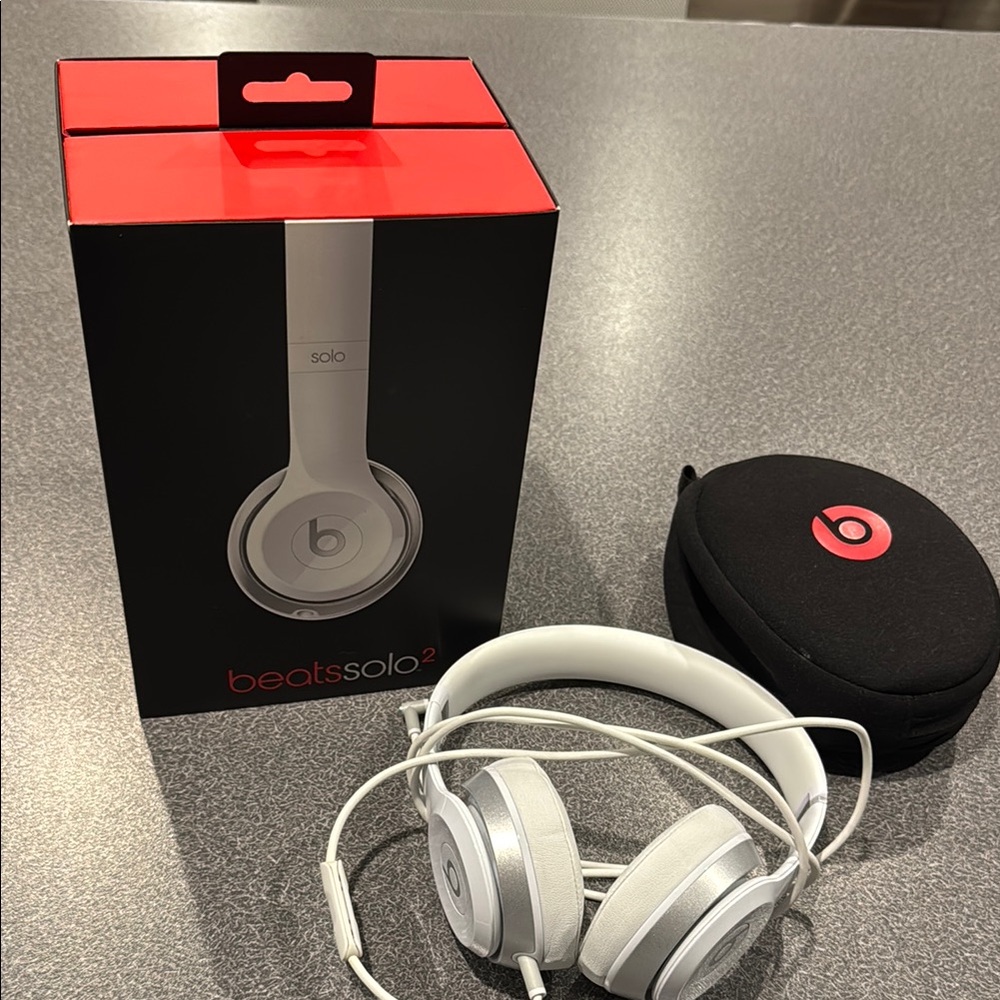 Beats Solo2 White Headphones